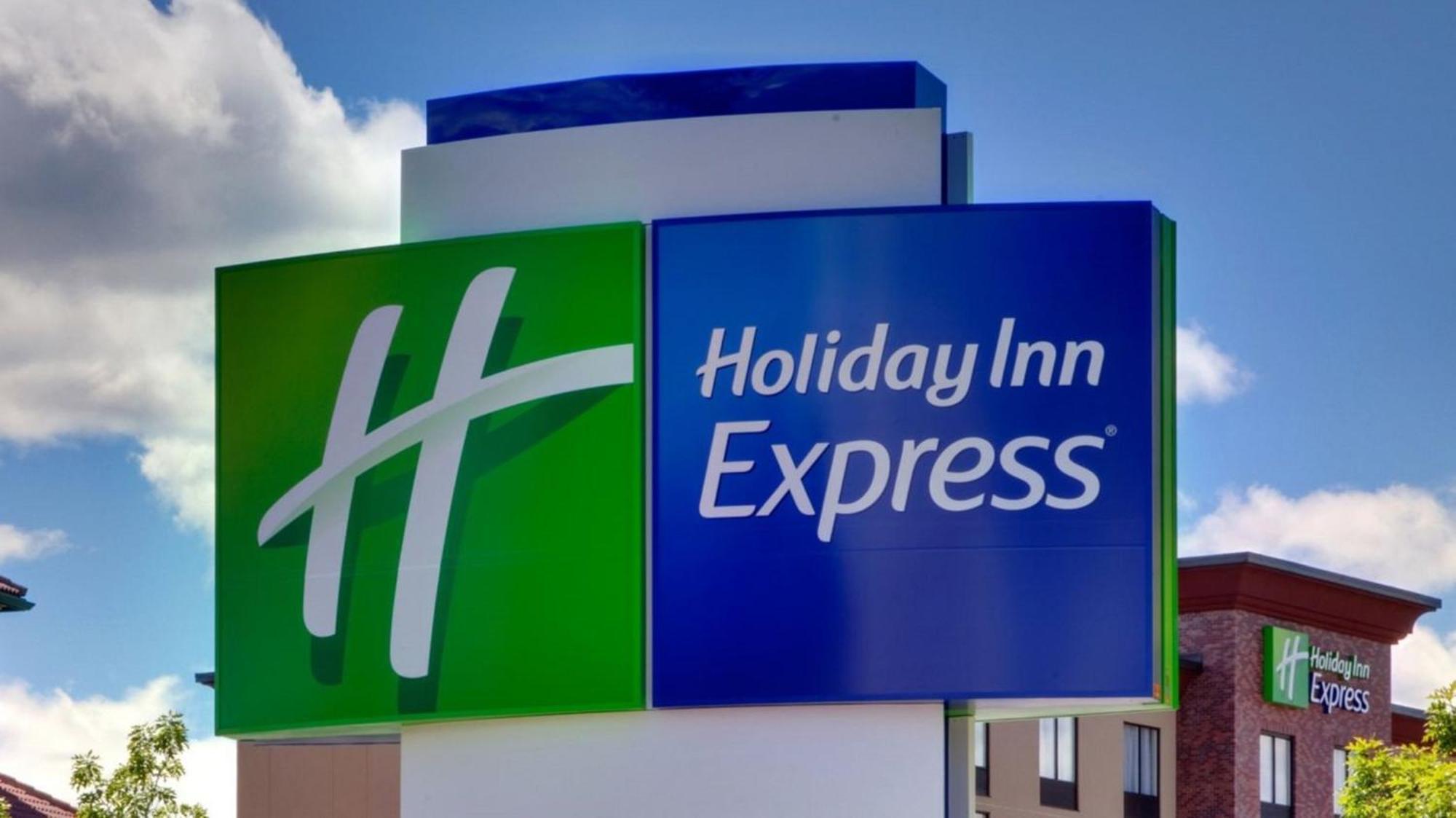 Holiday Inn Express Greencastle, An Ihg Hotel Exterior photo